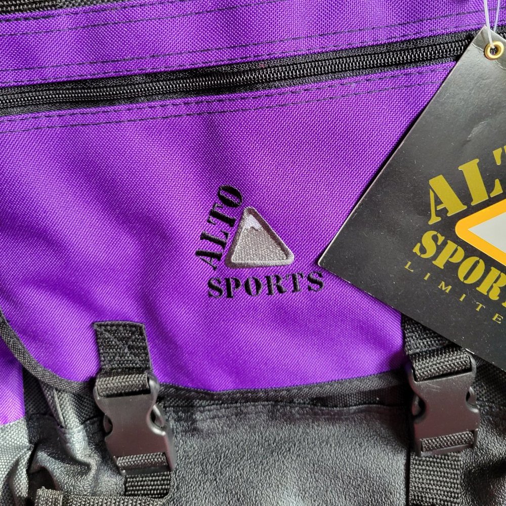 NWT - backpack brief - Unisex - Picture 6 of 9